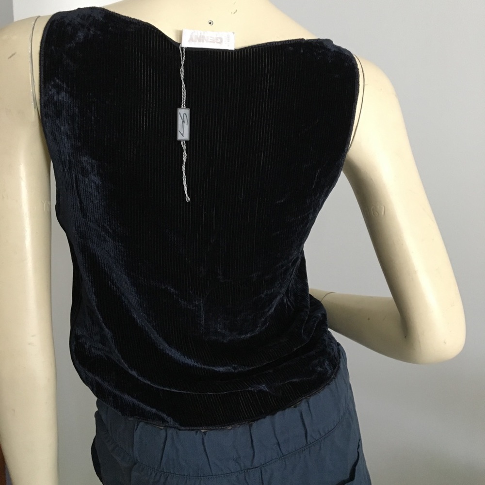 Genny navy soft velvet corduroy top with boat neck size 6 vintage sleeveless
